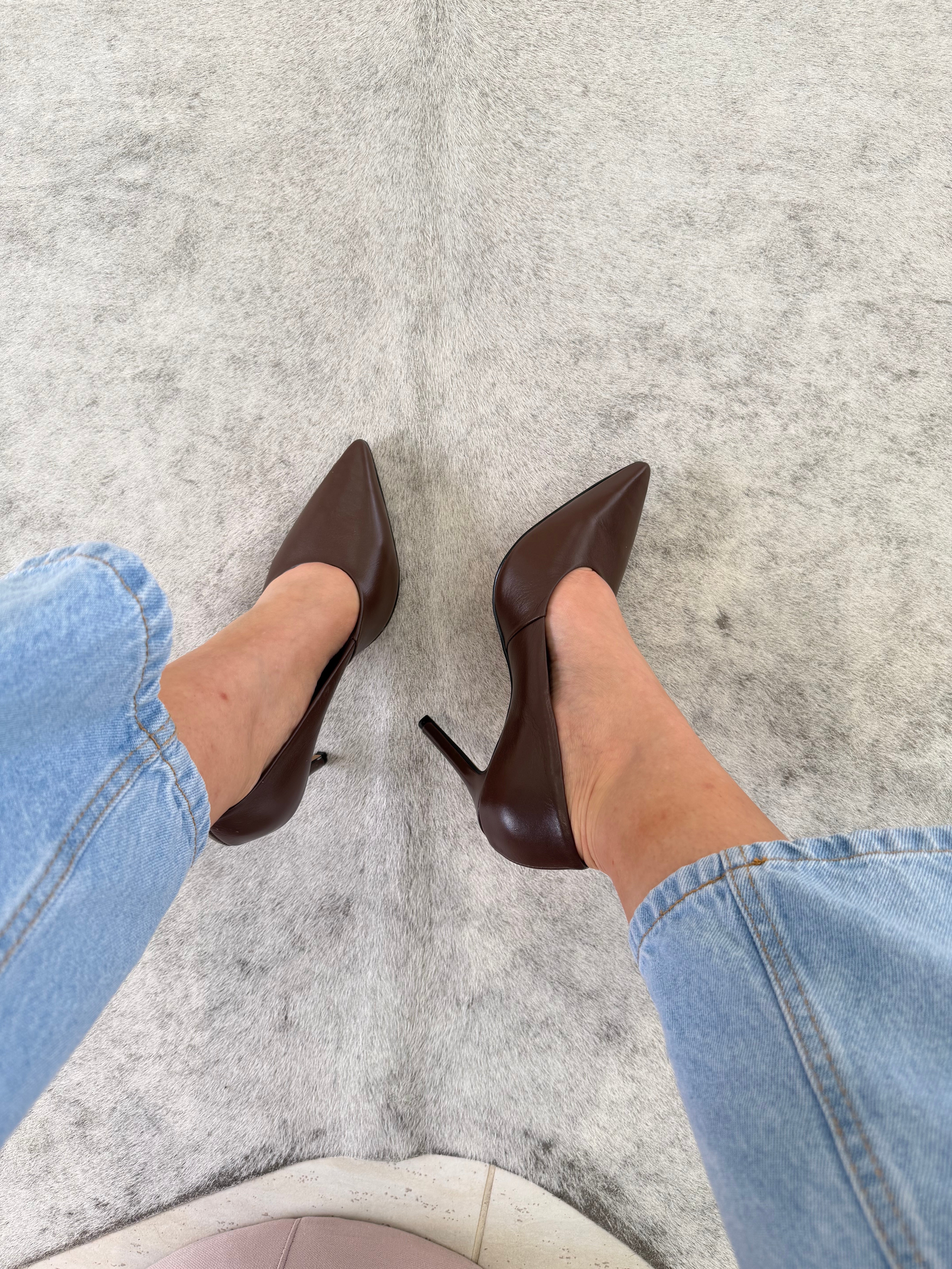 SCARPIN BEVERLY HILLS BROWN COURO