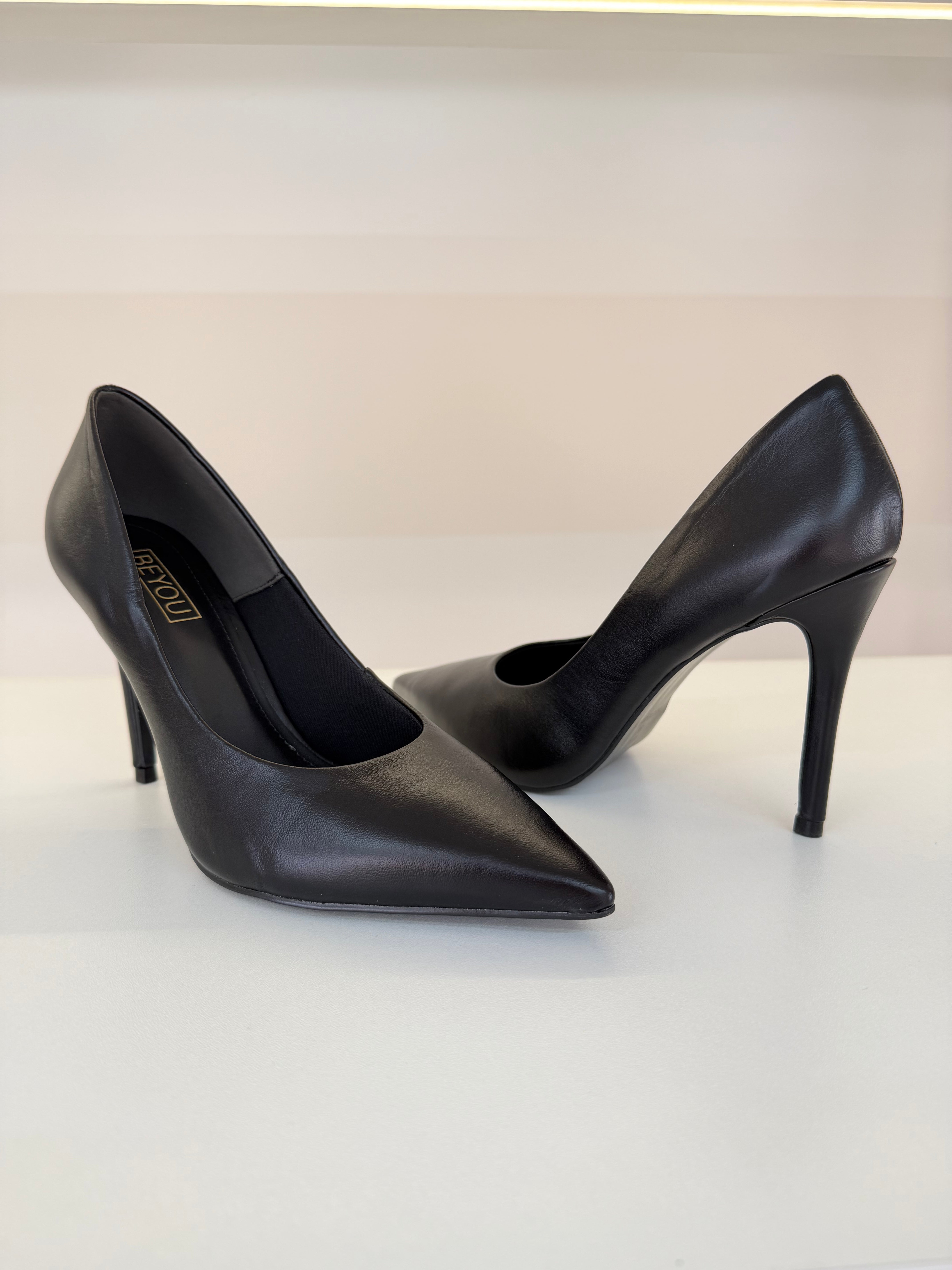 SCARPIN BEVERLY HILLS BLACK COURO