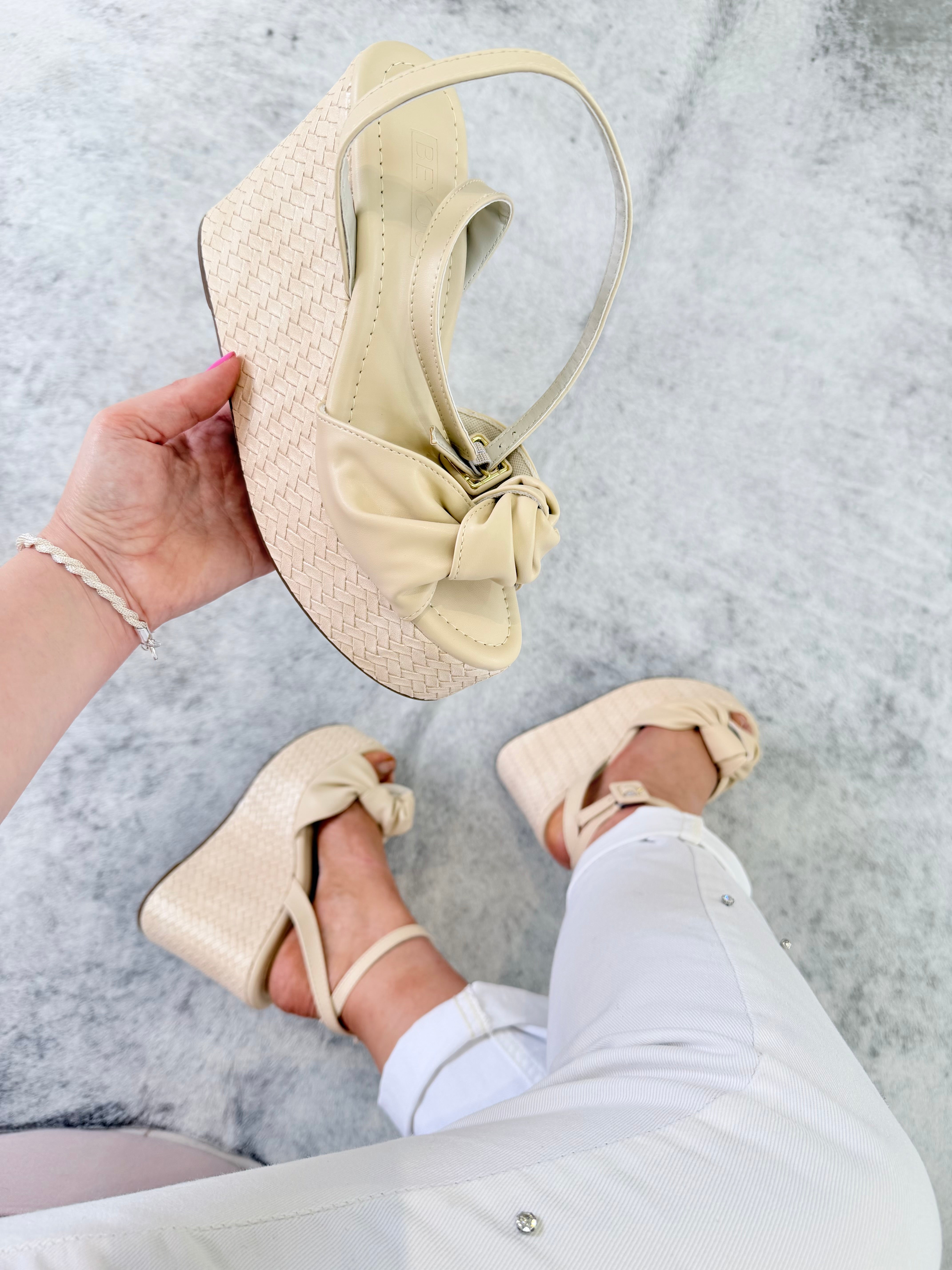 SANDÁLIA RAVELLO OFF WHITE