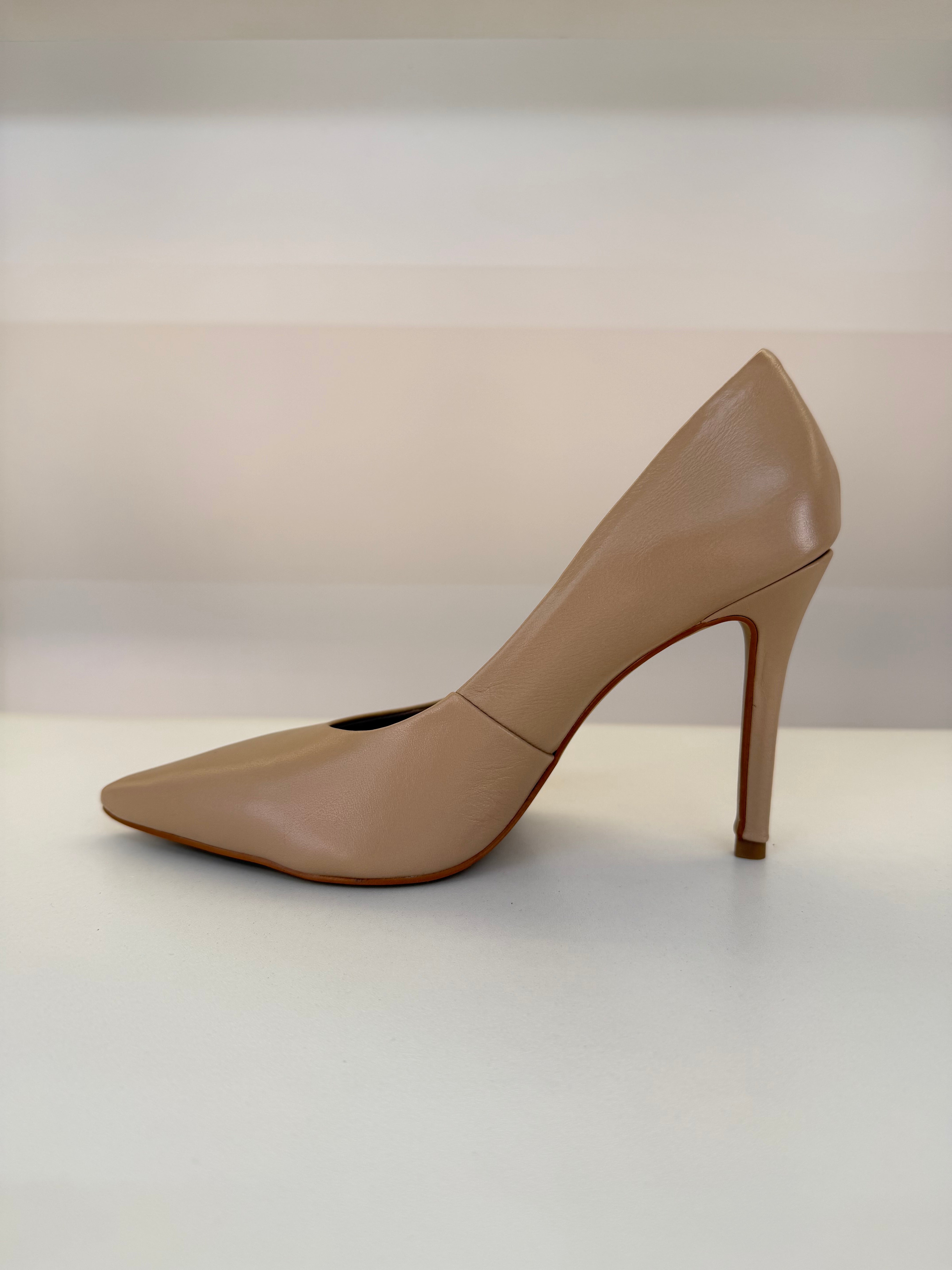 SCARPIN BEVERLY HILLS BISTRÔ COURO