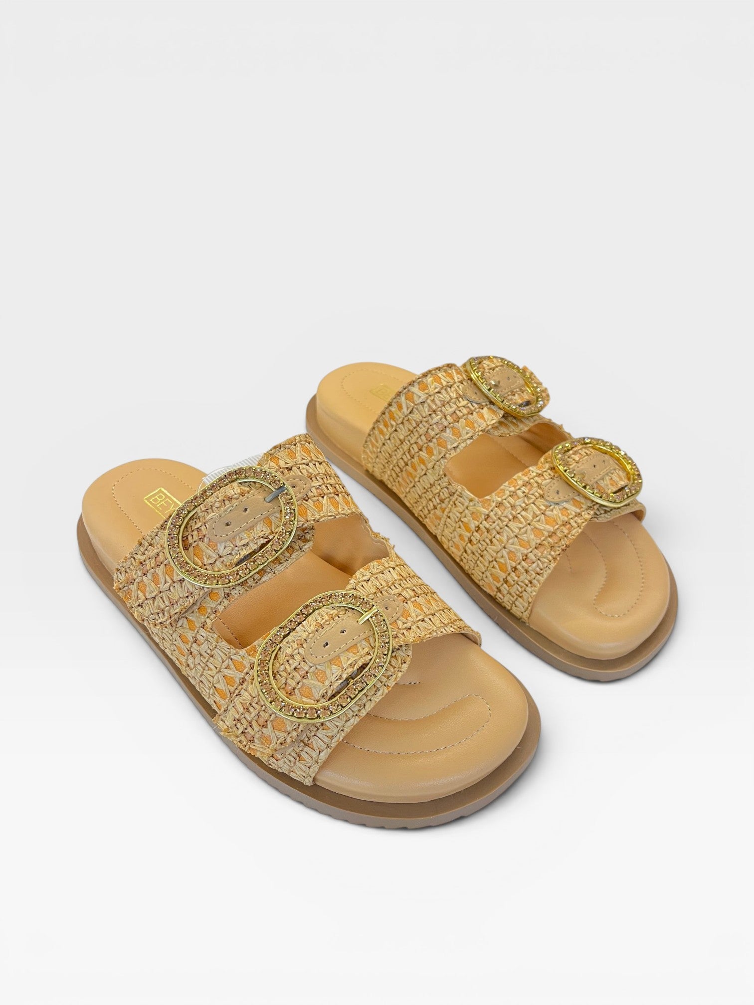 Sandália Birken Beyou Shoes Bangalore cor bistrô em couro e palha trançada com fivelas decoradas