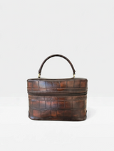 Bolsa Beyou Shoes Copacabana marrom em material sintético com textura croco e alça de mão estruturada