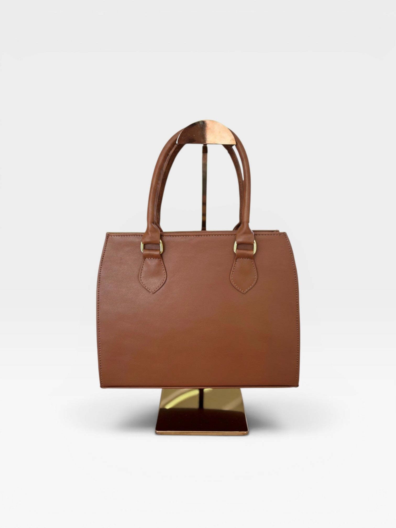 Bolsa Beyou Shoes New York caramelo em napa com alças de mão e design estruturado elegante