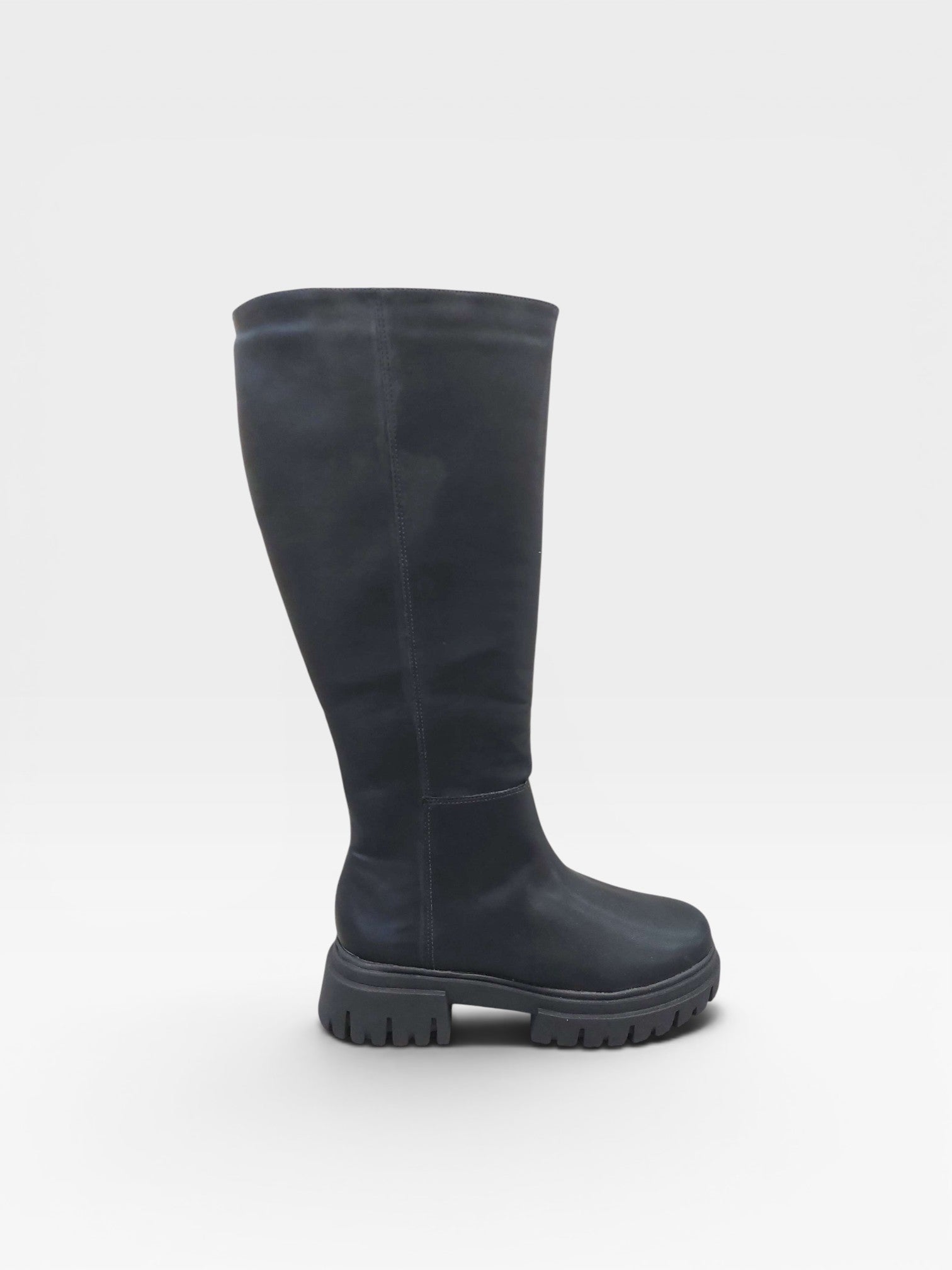 Bota cano longo preta Beyou Shoes em napa com solado tratorado moderno e design urbano