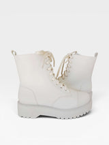 Coturno Beyou Shoes Mendoza off white em napa com cadarço e solado tratorado, estilo urbano e moderno.
