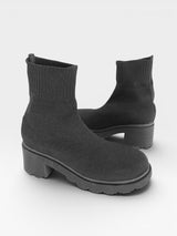 Coturno Beyou Shoes Vienna preto em tecido de malha com cano médio e solado tratorado confortável