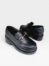 Mocassim Beyou Shoes Copenhagen preto em napa com solado tratorado e detalhe de pedrarias no cabedal