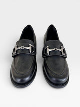 Mocassim Beyou Shoes Palermo preto em napa com detalhe de fivela metálica prateada no cabedal