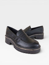 Mocassim Beyou Shoes Punta del Leste preto em napa com solado tratorado e detalhes em brilho na lateral