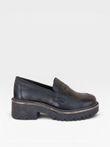 Mocassim Beyou Shoes Punta del Leste preto em napa com solado tratorado e detalhe de brilho na lateral