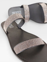 Rasteira Beyou Shoes Barcelona preta em napa com tiras decoradas com pedras brilhantes