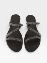 Rasteira Beyou Shoes Fortaleza preta em napa com tiras delicadas adornadas por pedrarias brilhantes