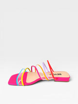 Rasteira Beyou Shoes Olinda rosa com tiras multicoloridas em napa e vinil, design moderno e bico quadrado.