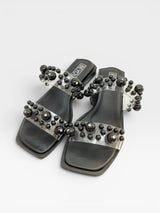 Rasteira Beyou Shoes Tokyo preta com tiras transparentes e aplicações de esferas decorativas
