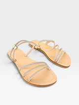 Rasteira Beyou Shoes Zaragoza em couro rosè gold com tiras delicadas adornadas por brilhos e fechamento lateral