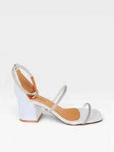Sandália Beyou Shoes Abu Dhabi branca em napa com tiras de strass e salto bloco de 6 cm