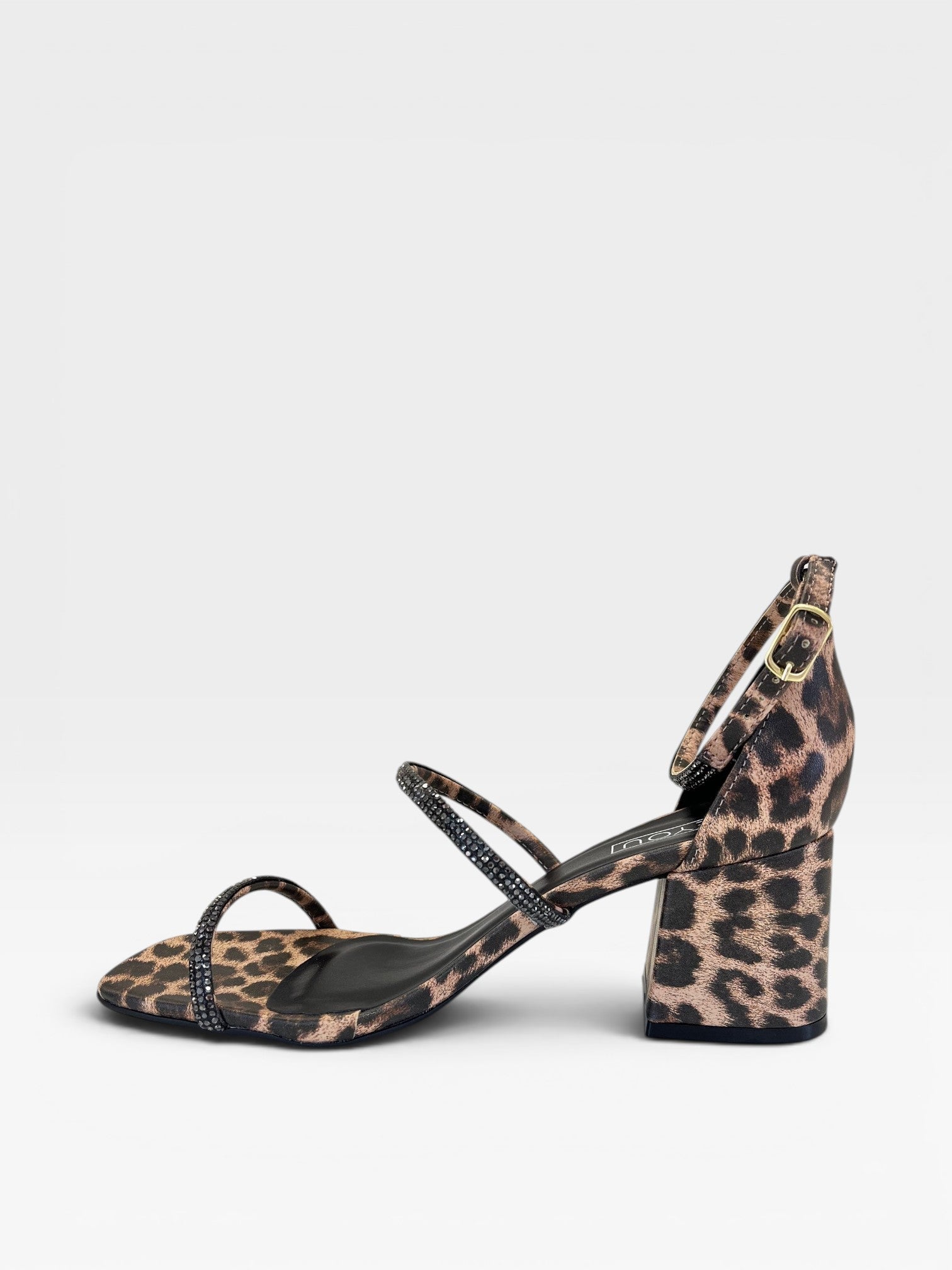 Sandália Beyou Shoes Abu Dhabi animal print em napa com tiras de strass e salto bloco de 6 cm