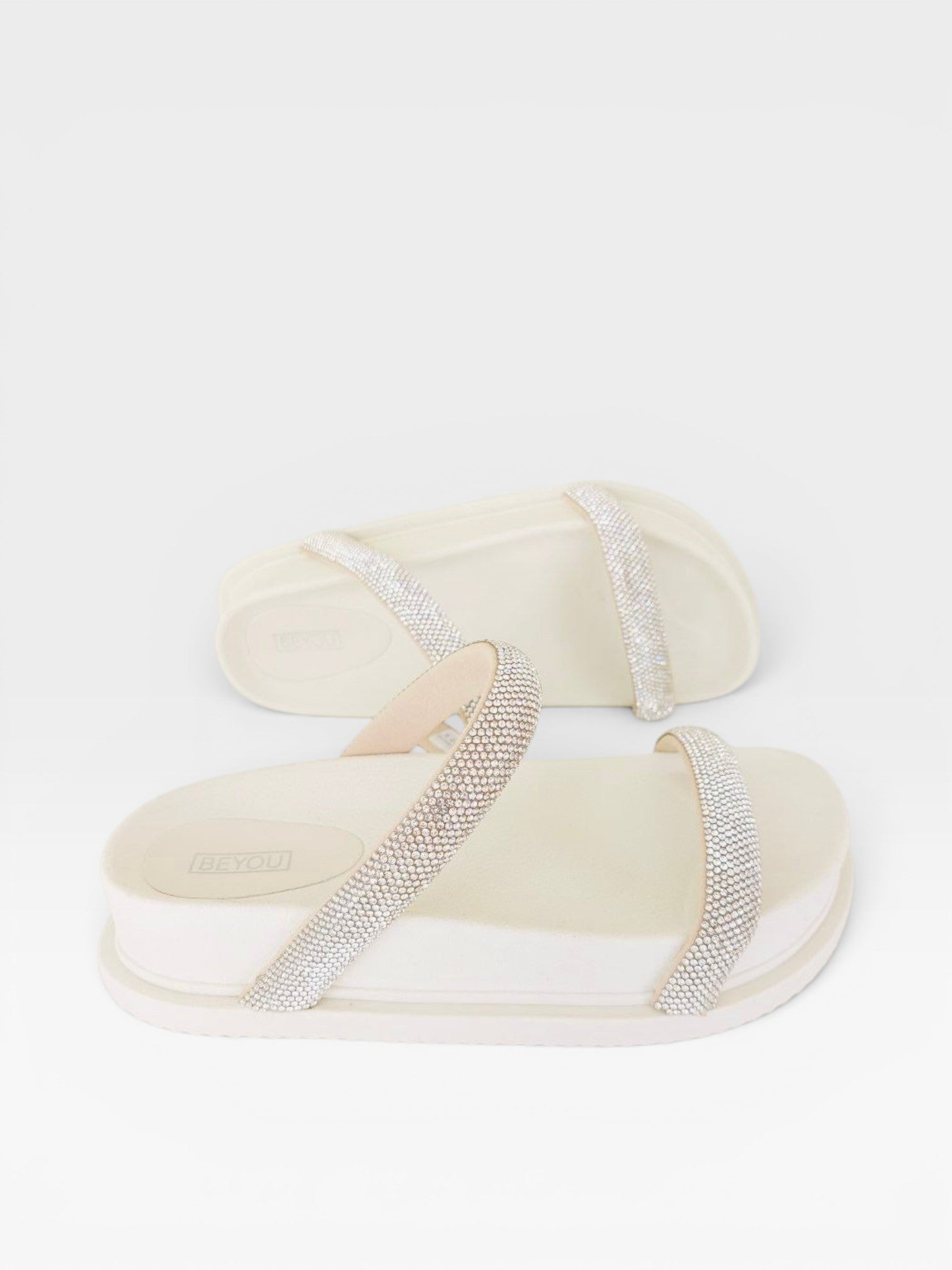 Sandália Birken Athenas Beyou Shoes off white com tiras de brilho cristal e solado plataforma alto