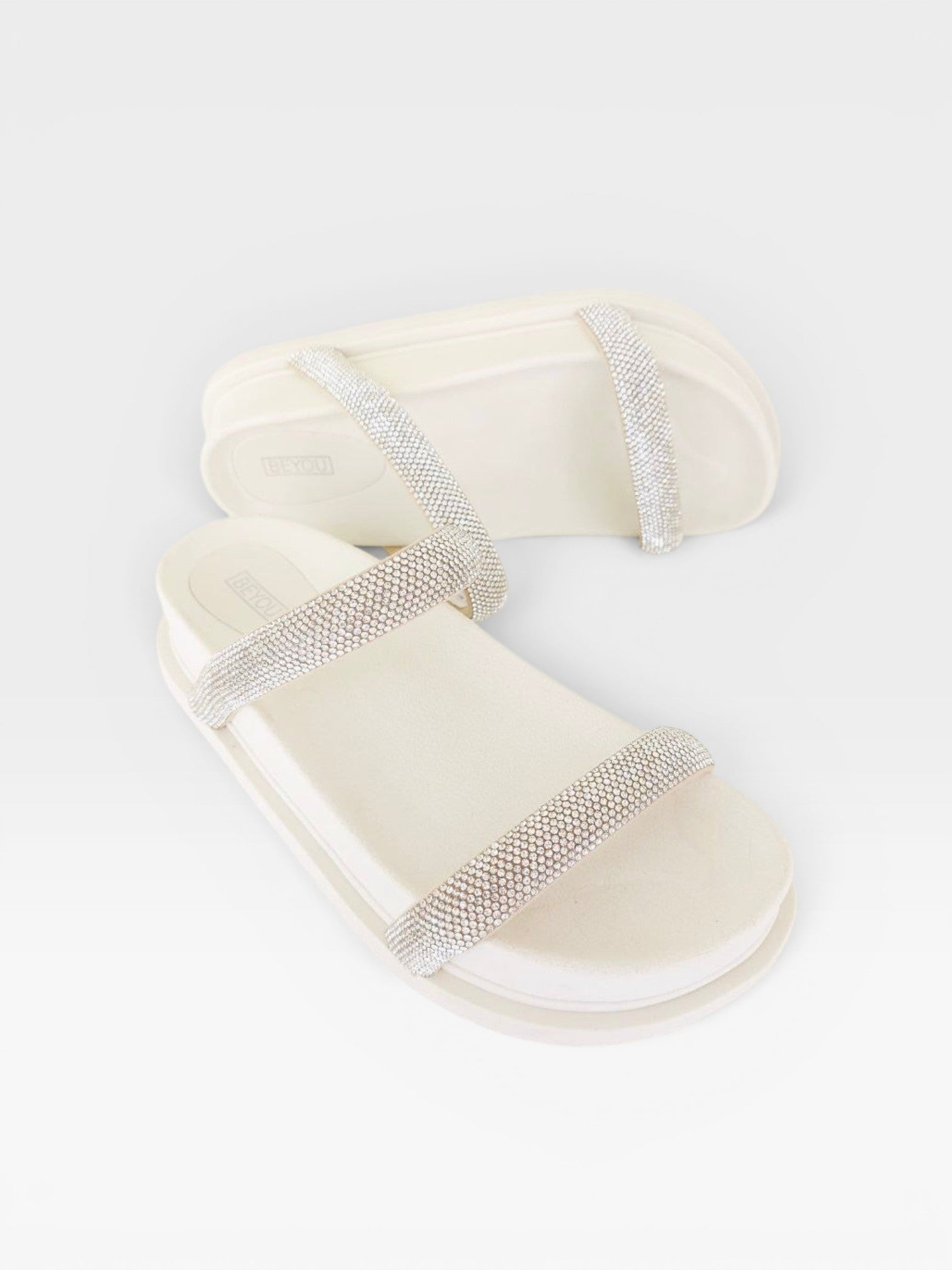 Sandália Birken Athenas Beyou Shoes off white com tiras de brilho cristal e sola plataforma alta