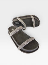 Sandália Birken Athenas Beyou Shoes preta com solado plataforma e tiras cravejadas de brilhos grafite
