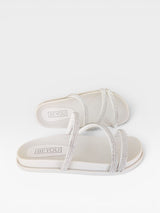 Sandália Birken Beyou Shoes Dubai off white com tiras finas decoradas com brilhos cristal e palmilha anatômica