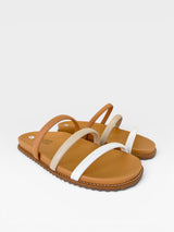 Sandália Birken Dallas Beyou Shoes com tiras em tons terrosos e sola caramelo, design casual e anatômico