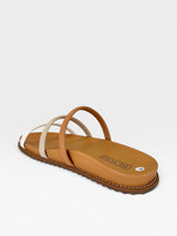 Sandália Birken Dallas Beyou Shoes com tiras finas em tons terrosos e sola anatômica caramelo