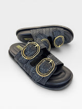 Sandália Birken Bangalore Beyou Shoes preta em couro e palha com fivelas douradas decoradas