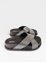 Sandália Birken Sparta Beyou Shoes preta com tiras cruzadas brilhantes em grafite e solado plataforma