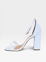 Sandália Beyou Shoes Copacabana branca em napa com salto bloco de 9,5 cm e fechamento por tira no tornozelo