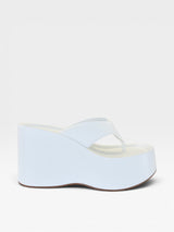 Sandália flatform Beyou Shoes Tulum branca em napa com solado alto de 7 cm e design estilo chinelo