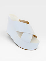 Sandália flatform Beyou Shoes Maldivas branca em napa com tiras em X e solado alto plataforma