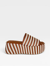 Sandália flatform Beyou Shoes Sardenha com listras marrons e brancas em tecido e napa, estilo náutico mediterrâneo.