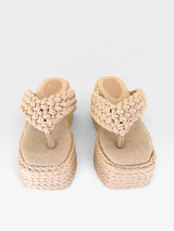 Sandália flatform Beyou Shoes Malta na cor bistrô com tiras trançadas em corda e solado anabela de 9 cm
