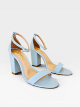 Sandália Ibiza Beyou Shoes azul em napa com salto bloco de 9,5 cm e tira ajustável no tornozelo