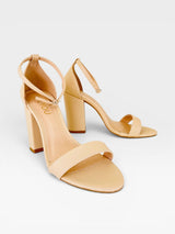 Sandália Ibiza Beyou Shoes nude em napa com salto bloco alto de 9,5 cm e fechamento por tira no tornozelo