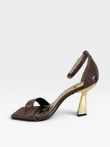 Sandália Beyou Shoes London marrom em napa com bico quadrado e salto fino geométrico dourado