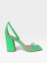 Sandália Marbella Beyou Shoes verde kiwi em napa com salto bloco de 9,5 cm e tira frontal transparente