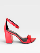 Sandália Beyou Shoes Marseille vermelha em napa com salto bloco de 9,5 cm e tira com fivela no tornozelo