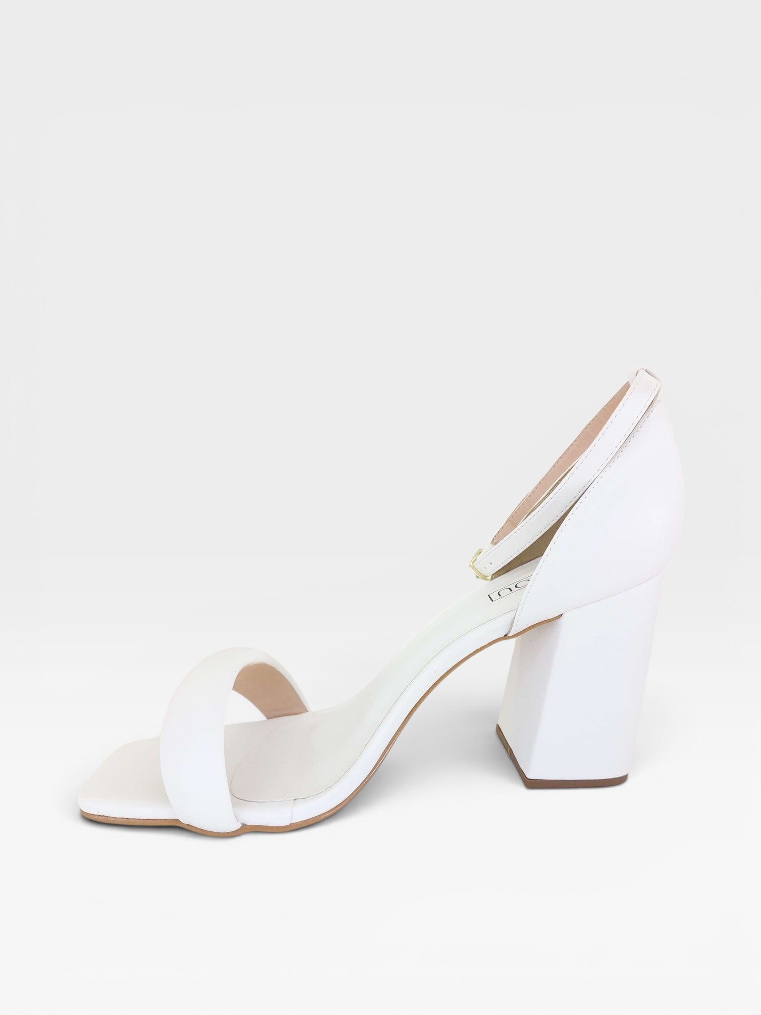 Sandália Beyou Shoes Provence branca em napa com salto bloco de 9,5 cm e tira frontal delicada