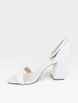 Sandália Beyou Shoes Provence branca em napa com salto bloco de 9,5 cm e tira frontal delicada