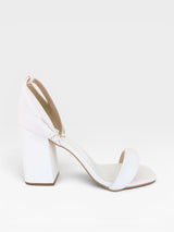 Sandália Beyou Shoes Provence branca em napa com salto bloco de 9,5 cm e tira frontal delicada