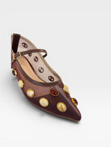 Sapatilha Beyou Shoes Doha marrom em tela com pedrarias e bico fino, design elegante e moderno.