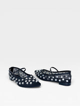 Sapatilha Beyou Shoes Doha preta em tela com detalhes em brilho e tira fina, design sofisticado e moderno.