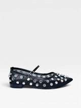 Sapatilha Beyou Shoes Doha preta em couro e tela com aplicações de brilho e tira fina no peito do pé