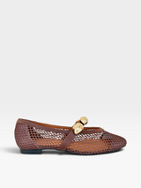 Sapatilha Beyou Shoes Seychelles marrom em napa e telinha com detalhe de aplique dourado na tira