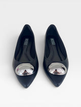 Sapatilha Beyou Shoes Saint-Tropez preta em napa com detalhe metálico brilhante no bico fino