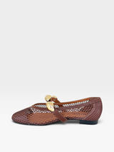 Sapatilha Beyou Shoes Seychelles marrom em napa e telinha com detalhe de aplique dourado lateral