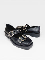 Sapatilha Beyou Shoes Valence preta em napa destroyed com fivelas metálicas e estilo urbano casual