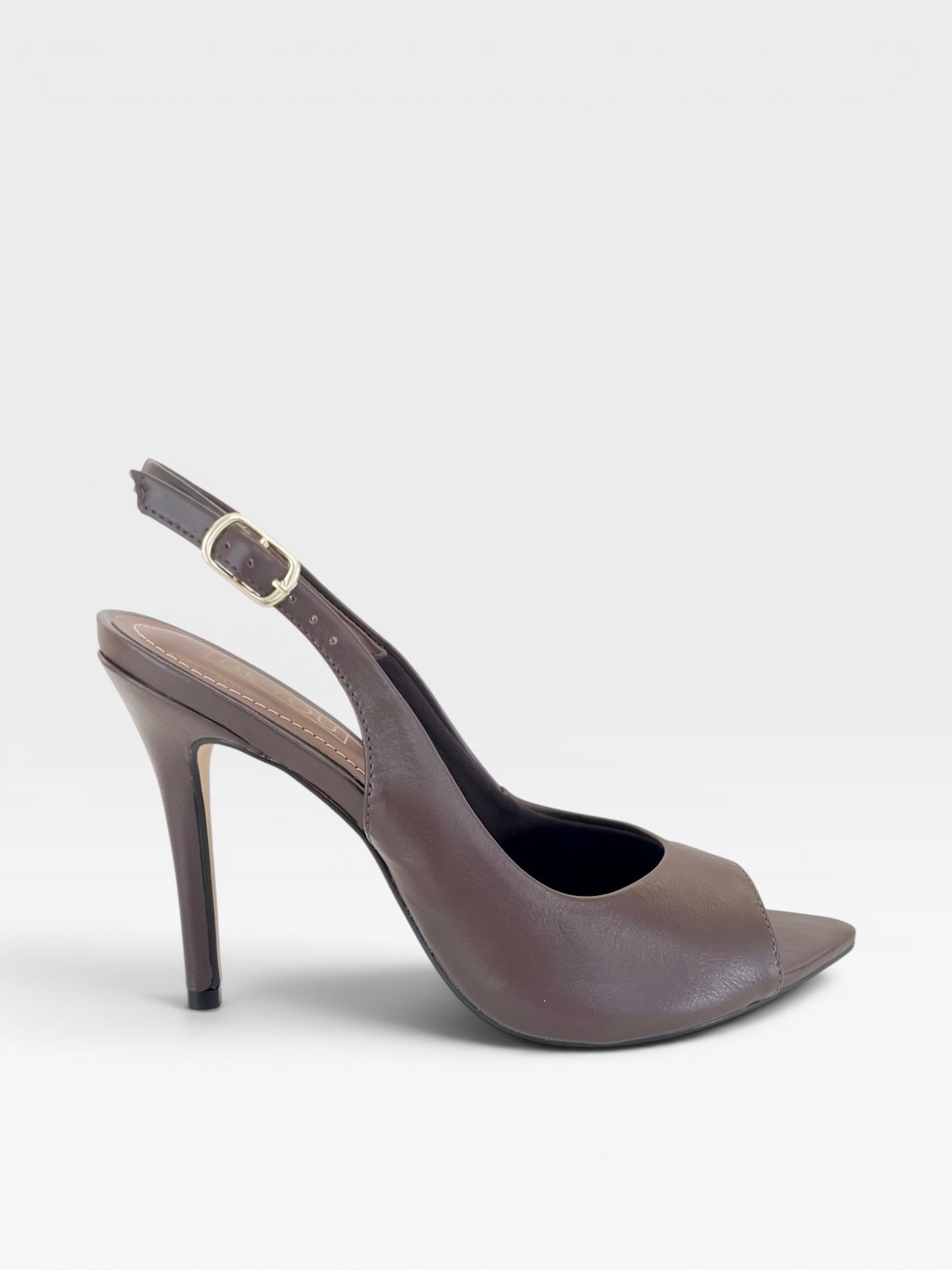Sapato slingback Beyou Shoes marrom em couro com bico folha e salto alto de 9,5 cm, vista lateral.